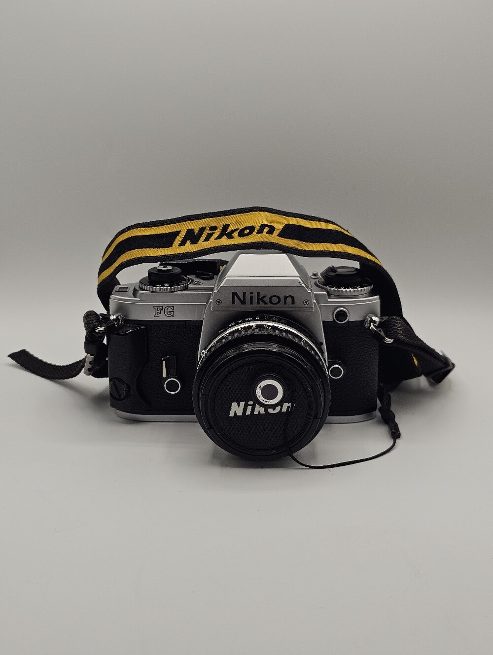 Vintage Nikon FG Film Camera Original Lens, Long Manual Zoom Lens, Flash Works - Picture 3 of 7